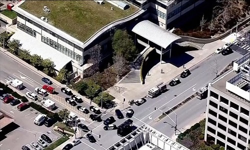 Bên ngoài trụ sở You Tube. (Nguồn: Fox News)