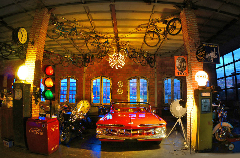 Chợ hoạt động từ thứ năm đến chủ nhật hàng tuần, từ 17h đến nửa đêm. Ảnh: Fiditour.