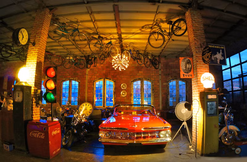 Chợ hoạt động từ thứ năm đến chủ nhật hàng tuần, từ 17h đến nửa đêm. Ảnh: Fiditour.