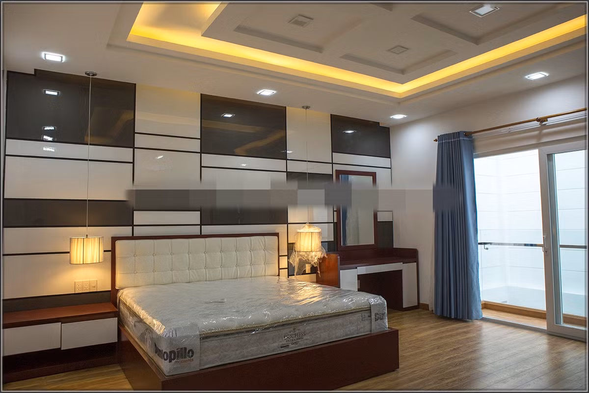 Phòng ngủ của bố mẹ rộng, thoáng.