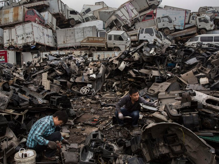 Màn hình tivi, tủ lạnh, điều hòa, điện thoại di động... không ít các thiết bị được sản xuất ở chính Trung Quốc và sau một vòng thế giới, chúng quay về Trung Quốc. Ảnh: BI.