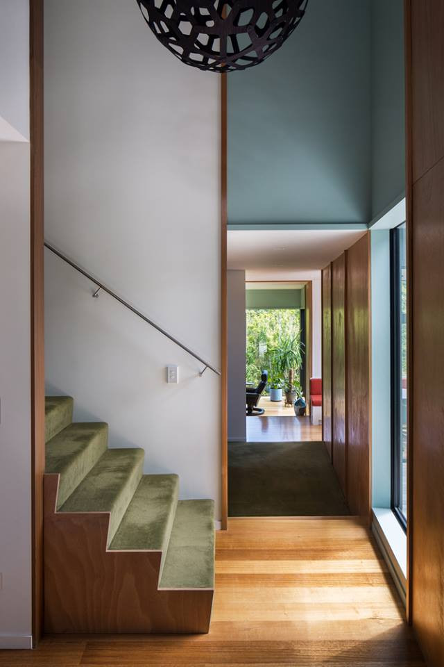 Sàn ốp gỗ mang đến không gian mát mẻ và thân thiện môi trường.