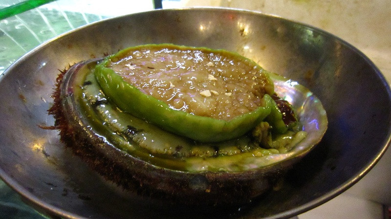 Phần lớn, khách hàng mua về làm quà biếu hoặc bồi bổ cơ thể. Ảnh: Little Chulet's World.