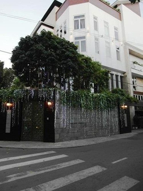 Căn biệt thự triệu đô của Đàm Vĩnh Hưng nằm trên đường Thất Sơn, thuộc khu cư xá Bắc Hải, quận 10, TP HCM. Ảnh: Baodatviet.