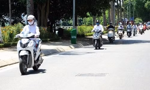 Hôm nay Hà Nội có thể nắng nóng 36-37 độ, nhưng từ chủ nhật, trời sẽ chuyển mát mẻ