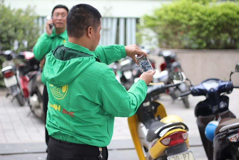 Mai Linh Bike đang tăng tốc để cạnh tranh với Grab. Ảnh: Plo.