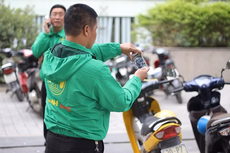 Mai Linh Bike đang tăng tốc để cạnh tranh với Grab. Ảnh: Plo.