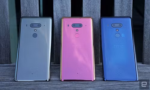 Các màu sắc khác nhau của HTC U12+.
