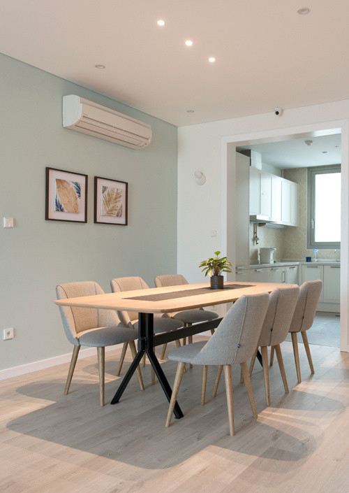 Căn hộ chung cư sử dụng gam màu trung tính chủ đạo.