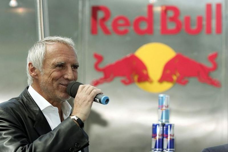 Doanh nhân làm nên thương hiệu nước tăng lực Red Bull, chiếm thị phần lớn toàn cầu là ông Dietrich Mateschitz (người Áo). Ảnh: Ceobank.
