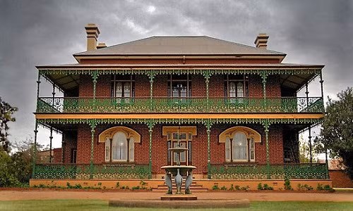 Được xây dựng vào năm 1885, Monte Cristo Homestead là một di tích lịch sử ở thị trấn Junee, New South Wales (Australia).
