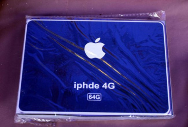 iPad 4G cũng là một sản phẩm khá "hot". Ảnh: Dân Việt.