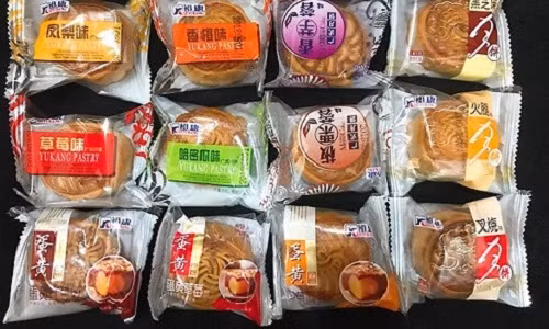 Tran lan banh trung thu sieu re, co the de an ca doi