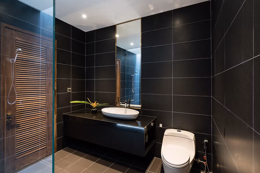 Phòng tắm ghi điểm bởi sự sang trọng như biệt thự nghỉ dưỡng. Nguồn ảnh: Quang Tran.