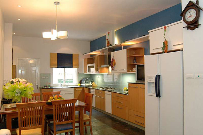 Phòng bếp với nội thất đơn giản, thuận tiện trong sinh hoạt hàng ngày.