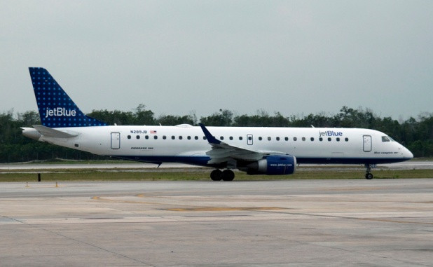 Embraer 190 đã nhận được chứng nhận của Cục Hàng không Liên bang Hoa Kỳ (FAA) vào tháng 9 năm 2005. Ảnh: Aviation Week.