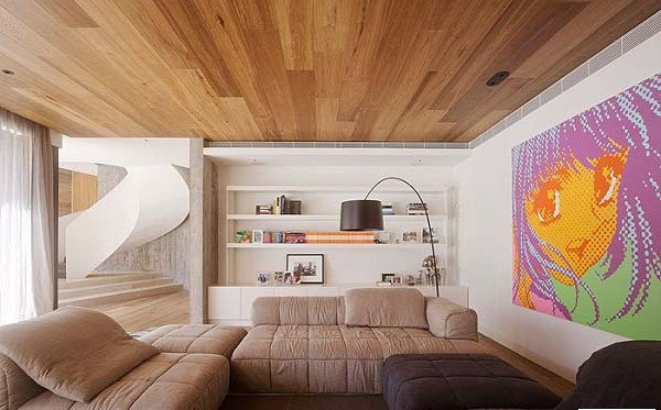 Trần nhà ốp gỗ sử dụng phổ biến trong các căn hộ cao cấp. Loại trần này mang đến vẻ đẹp sang trọng, trang nhã và ấm cúng. Ảnh: Toanphat.