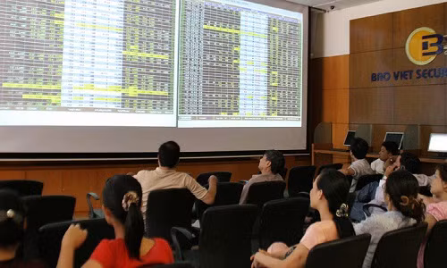 Chứng khoán vượt đỉnh lịch sử: Qua cơn ác mộng 11 năm (Ảnh minh họa - Ngọc Thắng)