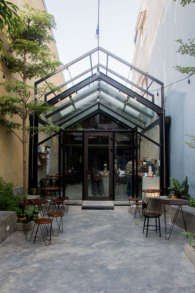 Kinh doanh với số vốn ít ỏi nên trong quá trình xây dựng, hai bạn trẻ đều phải chọn phương án tối ưu, tiết kiệm chi phí nhất.