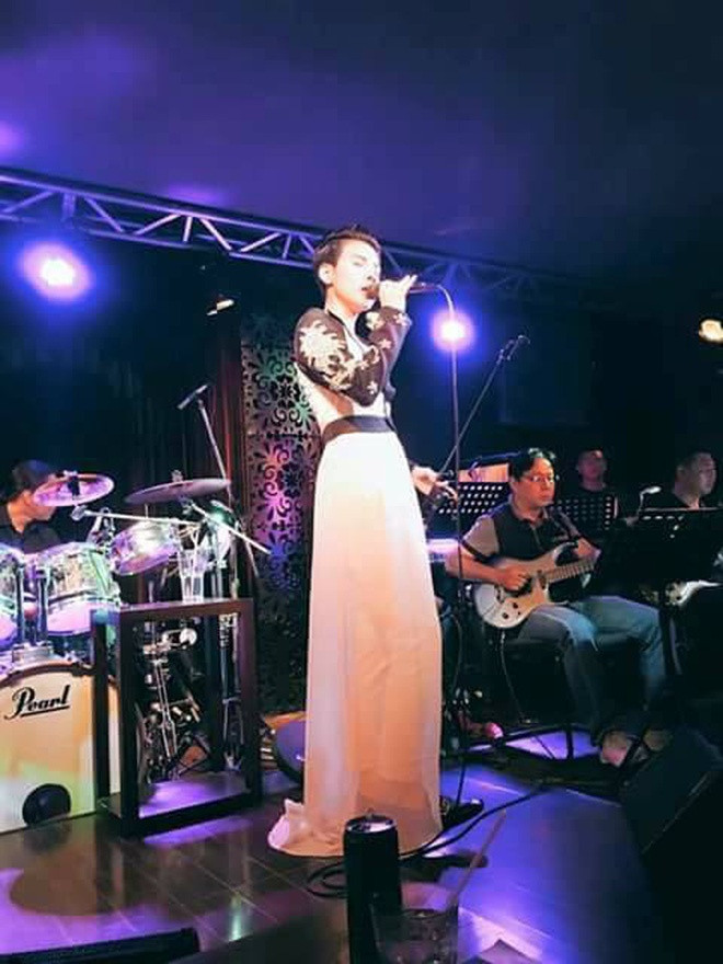 Tóc tém váy hường, chắc Vũ Cát Tường chỉ định thử phong cách này một lần?