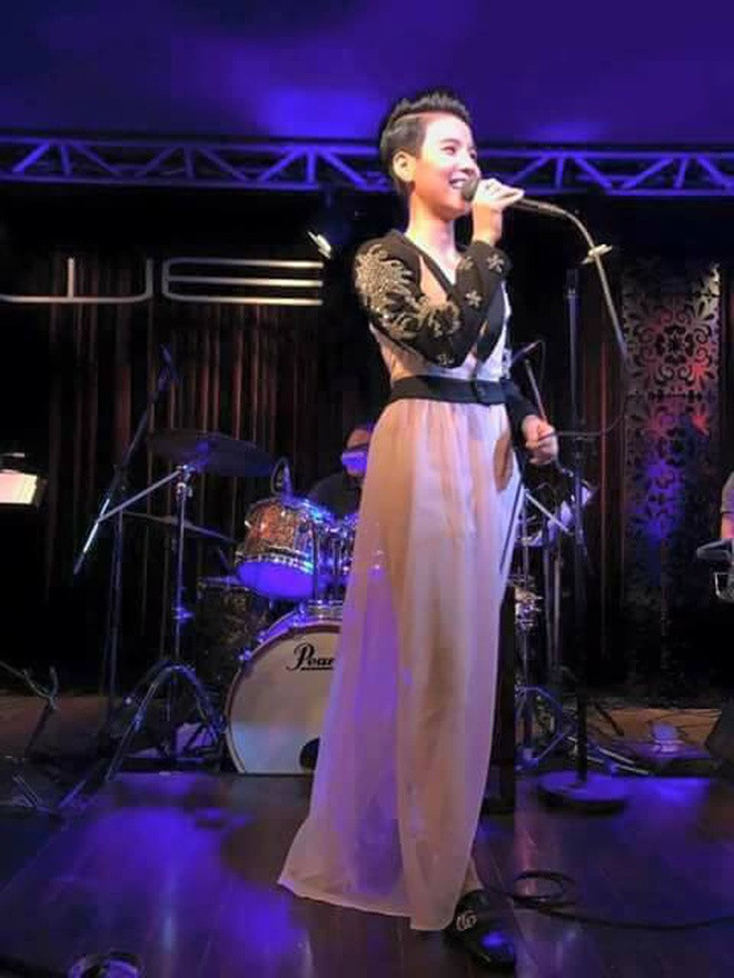 Người hâm mộ Cát Tường không tin nổi khi cô mặc váy hát.