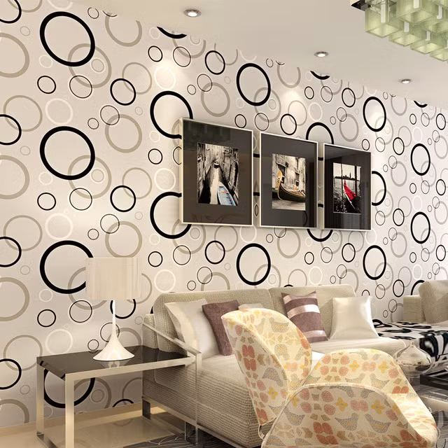Giấy dán tường họa tiết hình tròn lạ mắt khiến không gian phòng khách thêm phần tươi mới, cho một năm tràn đầy may mắn. Ảnh: Aliexpress.
