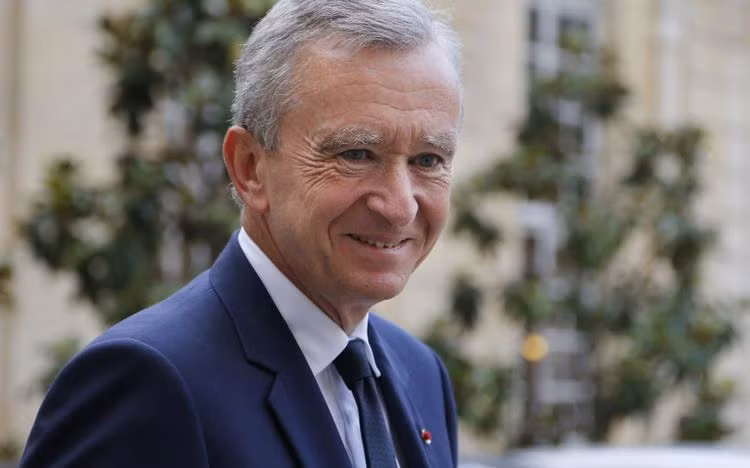 Hiện khối tài sản của Bernard Arnault là 80,7 tỷ USD. Tháng 5/2018, ông trở thành tỷ phú giàu nhất châu Âu khi doanh thu công ty đạt mức kỷ lục năm ngoái. Ảnh: De Tijd.
