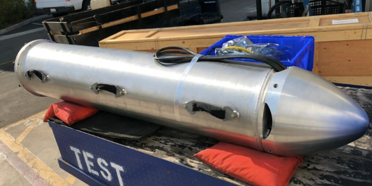 Theo Elon Musk, thân tàu ngầm là ống chuyển oxy lỏng của tên lửa Falcon. Ảnh: Inverse.