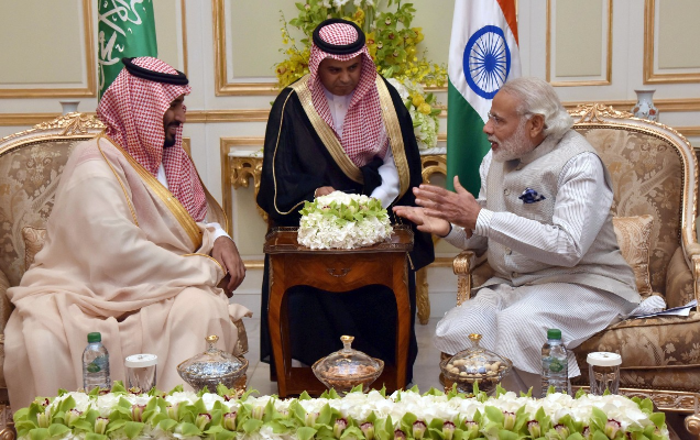 Cung điện của Quốc vương Salman được cho là tràn ngập các đồ vật mạ vàng, từ hộp giấy, hồ bơi cho đến ghế ngồi. Ảnh: Narendra Modi.