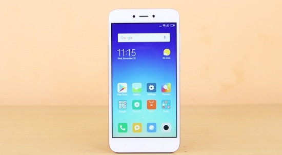 Xiaomi Redmi 5A sở hữu màn hình LCD 5 inch độ phân giải HD 720p, được trang bị chip Snapdragon 425 gồm 4 nhân Cortex A53 xung nhịp tối đa 1.4 GHz, đồ họa Adreno 30, RAM 2GB, bộ nhớ trong 1GB (hỗ trợ mở rộng qua khe cắm thẻ microSD), pin 3.000 mAh và hỗ trợ 2 SIM.