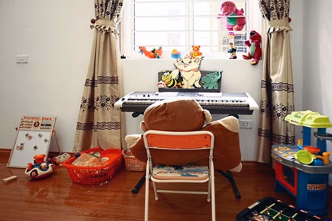 Phòng của trẻ có nhiều khoảng trống để vui chơi.