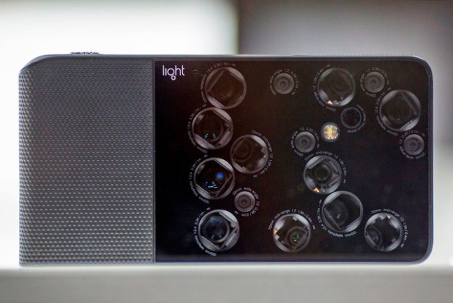 Light sẽ cấp công nghệ camera đa ống kính cho Nokia 9?