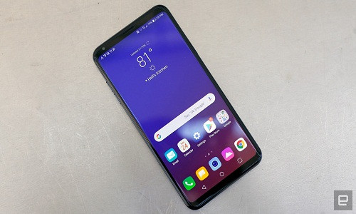 LG V30 ra mắt cách đây khoảng 9 tháng và giờ, nó đã có 2 model kế nhiệm là V30s ThinQ và V35 ThinQ. Tính cả model dòng G thì chỉ trong 3 tháng (từ tháng 2 đến nay), LG đã tung 3 chiếc smartphone cao cấp gồm V30s ThinQ, G7 ThinQ và V35 ThinQ. Đây là tốc độ ra mắt những chiếc smartphone cao cấp nhanh chưa từng có trên thị trường di động.