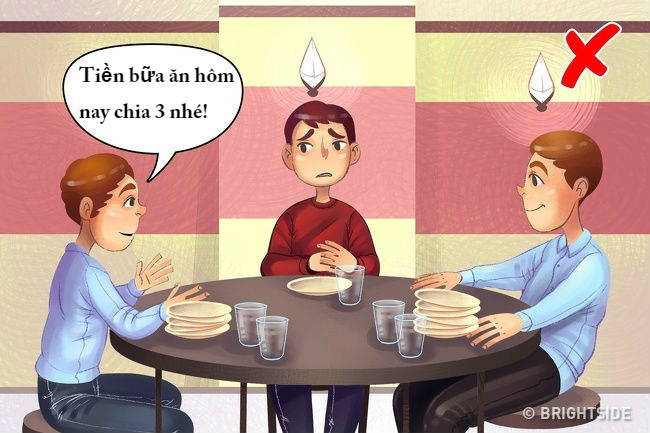 Chia tiền ăn khi đi cùng nhau là thói quen nên làm. Nhưng nếu mỗi người chọn một món, bạn không nên chia đều vì mỗi món ăn có giá khác nhau.