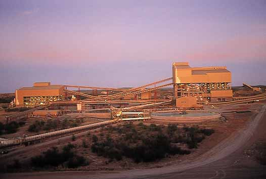 Venetia cũng là mỏ kim cương đầu tiên được cấp chứng chỉ ISO 9002. Ảnh: Mining Technology.