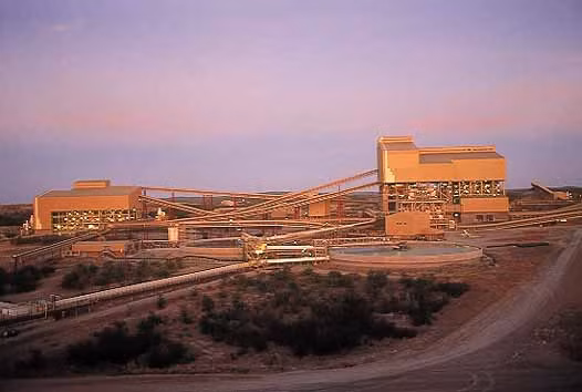 Venetia cũng là mỏ kim cương đầu tiên được cấp chứng chỉ ISO 9002. Ảnh: Mining Technology.