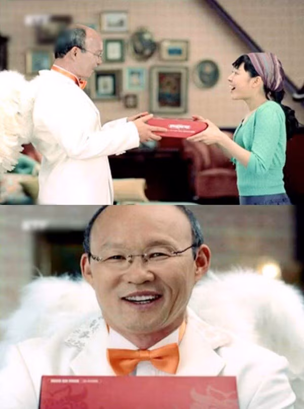 "Người cha quốc dân" của cầu thủ U23 Việt Nam hút quảng cáo từ các mặt hàng thiết bị gia dụng, thực phẩm, tài chính, dược phẩm...Ảnh: 2sao.