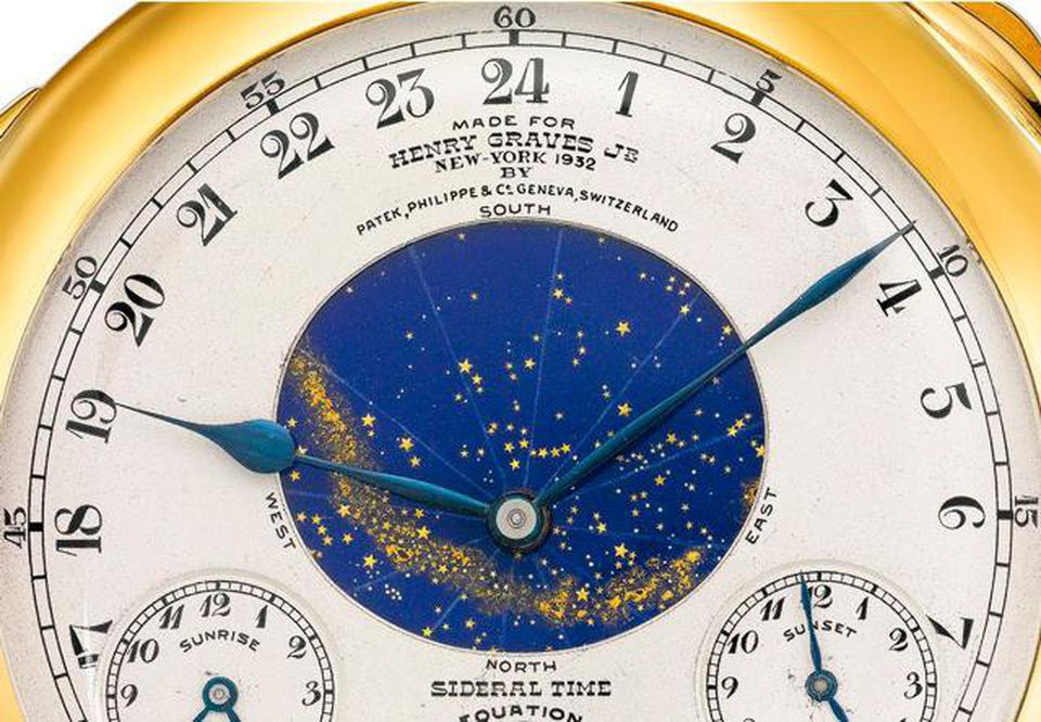 Nếu tính theo mức giá 24 triệu USD tại phiên đấu giá 2014 kể trên thì chiếc đồng hồ bỏ túi Henry Graves Supercomplication với kích thước nhỏ nằm gọn trong lòng bàn tay tương đương với 50 chiếc siêu xe Rolls Royce Phantom. Nguồn ảnh: Forbes.