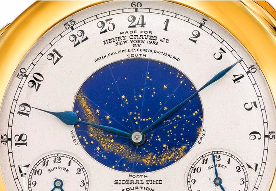 Nếu tính theo mức giá 24 triệu USD tại phiên đấu giá 2014 kể trên thì chiếc đồng hồ bỏ túi Henry Graves Supercomplication với kích thước nhỏ nằm gọn trong lòng bàn tay tương đương với 50 chiếc siêu xe Rolls Royce Phantom. Nguồn ảnh: Forbes.