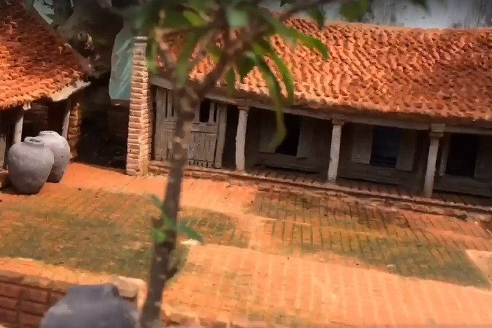 Tuyệt tác độc đáo này được tạo nên bởi nghệ nhân Đức Minh (Tích Giang, Phúc Thọ, Hà Nội).