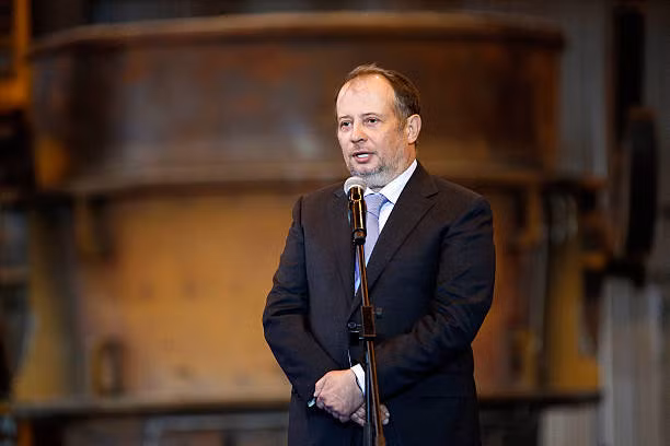 Năm 1992, sau khi Liên Xô tan rã, tỷ phú Vladimir Lisin chuyển đến Moscow và bắt đầu xuất khẩu kim loại. Ảnh: Getty Images.