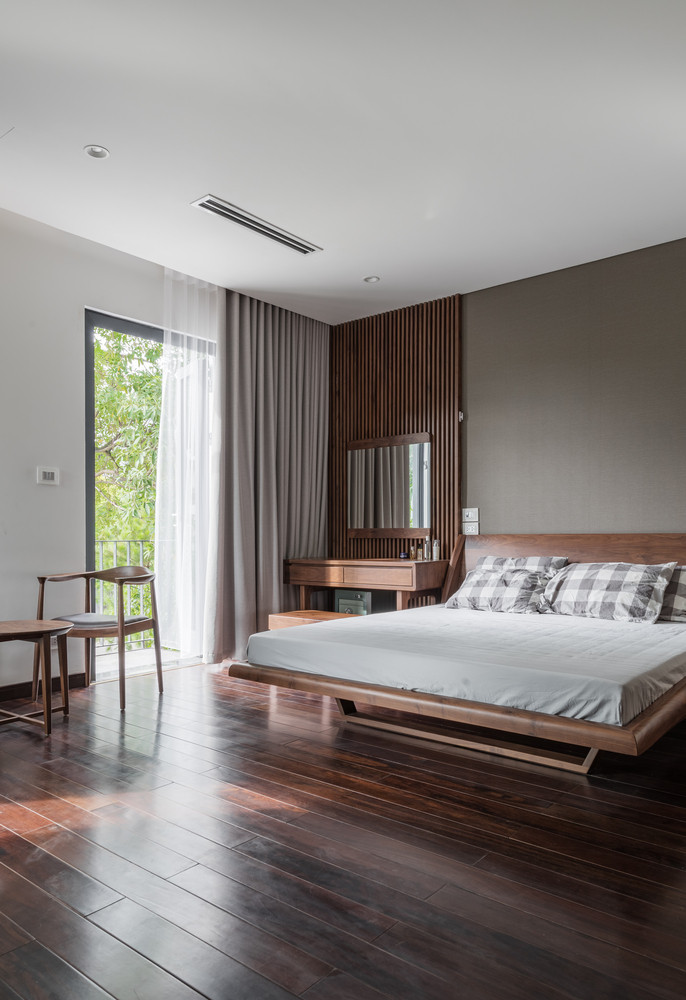 Nội thất gỗ được sử dụng ở hầu khắp các phòng trong biệt thự.