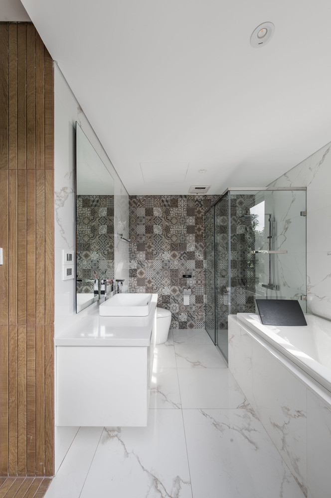 Phòng tắm đủ rộng, thoáng và tiện nghi.