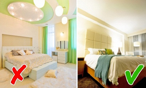 Trần nhiều tầng với đèn trang trí là một trong những kiểu thiết kế căn hộ được ưa chuộng trong những năm 2000. Tuy nhiên, xu hướng ngày nay là loại bỏ những gì phức tạp, trần càng đơn giản càng đẹp.