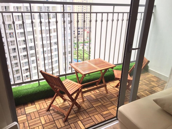 Sử dụng hệ thống sàn gỗ vừa hiện đại vừa tinh tế. Ảnh: Fhomes.