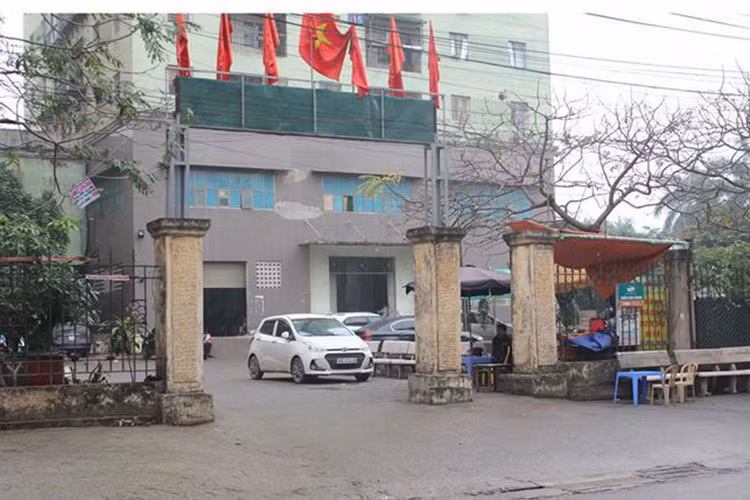 Sân các khu chung cư thành nơi trông giữ xe.