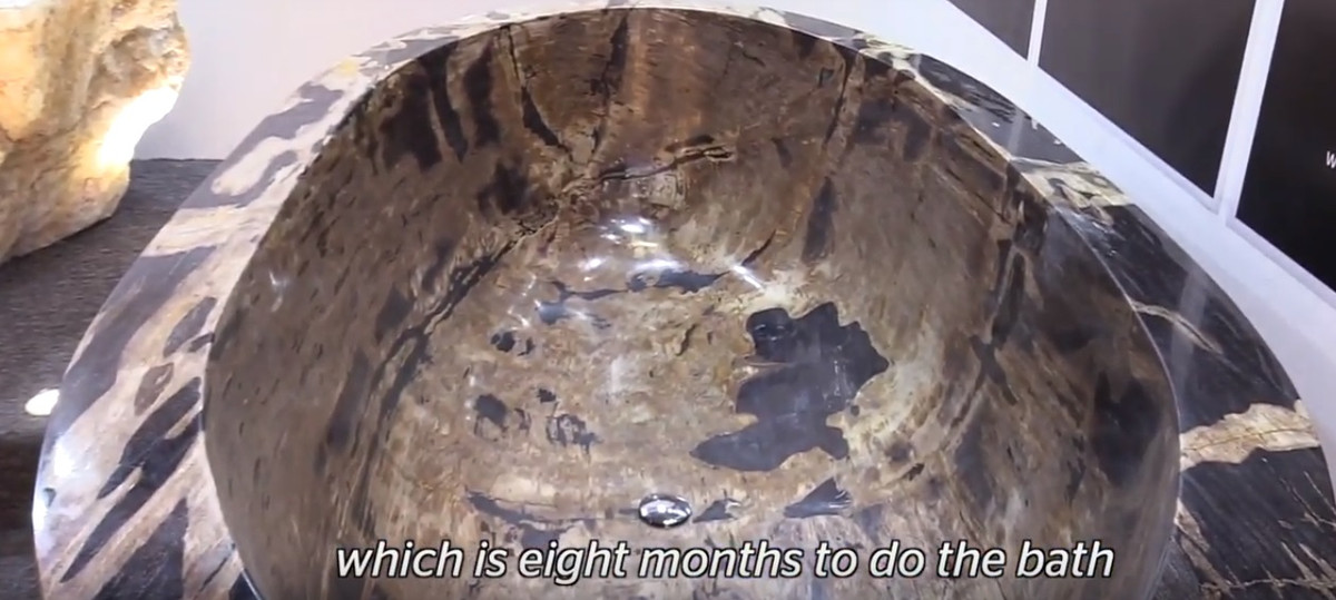 Chiếc bồn tắm có giá bằng cả căn biệt thự. Nguồn ảnh: Luxury.