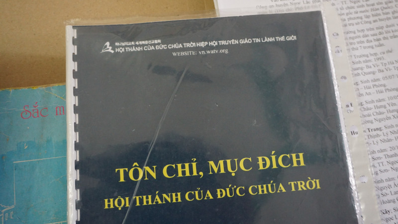 Tài liệu của "Hội thánh đức chúa trời" không rõ nguồn gốc bị cơ quan Công an huyện Ngọc Lặc thu giữ