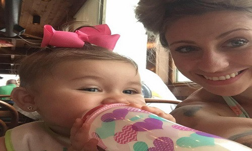 Hai mẹ con chị Erika Poremski sống ở Baltimore, Maryland (Mỹ).