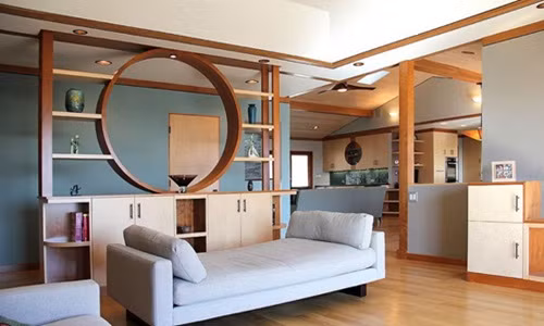 Mẫu vách ngăn tích hợp kệ trang trí siêu ấn tượng. Ảnh: Noithat9X.